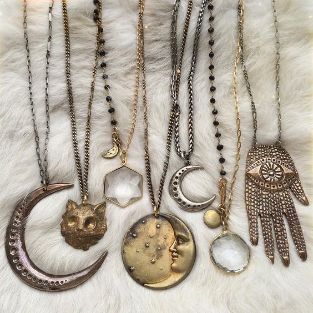 how to wear amulets, good luck charms and money